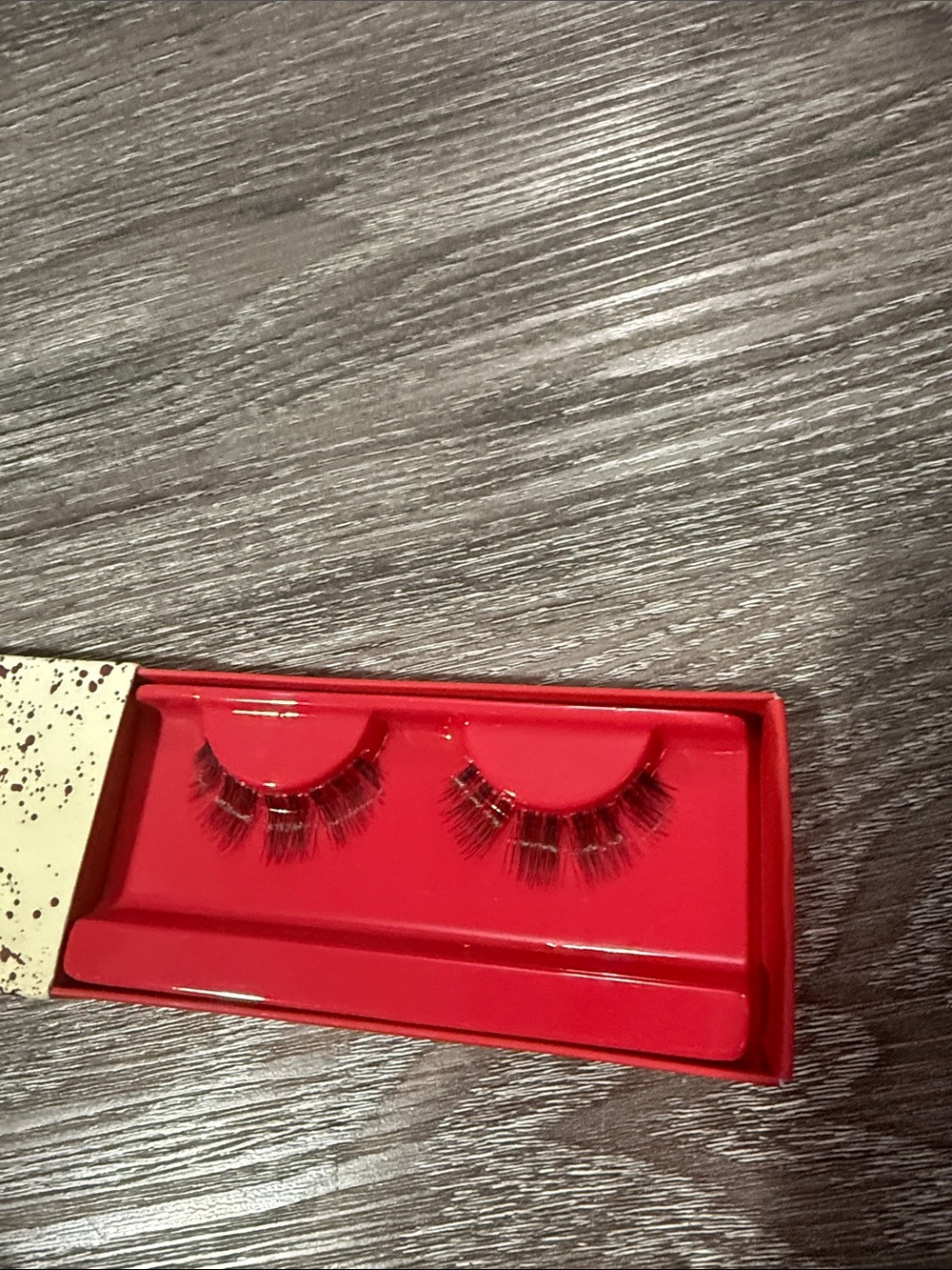 Kylie Cosmetics Lashes False Eyelashes - Picture 2 of 2